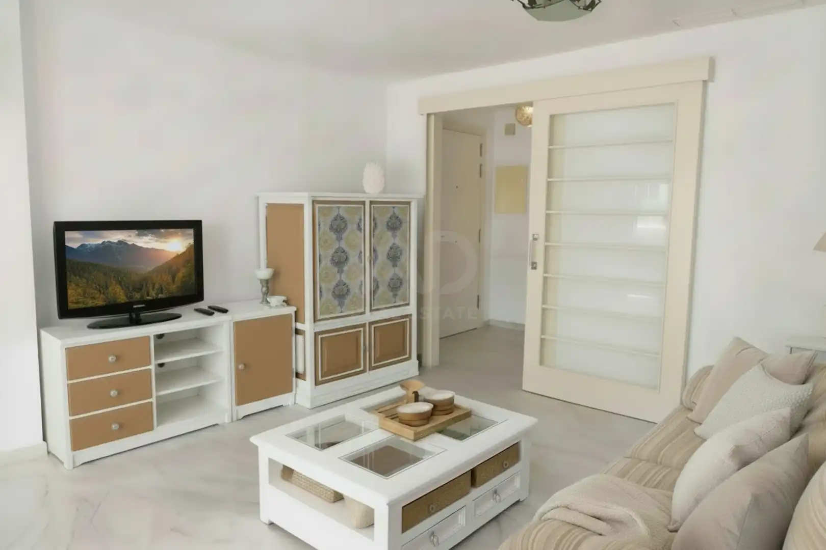 Living room of Flat for sale in Estepona  with Air Conditioner, Heating and Terrace