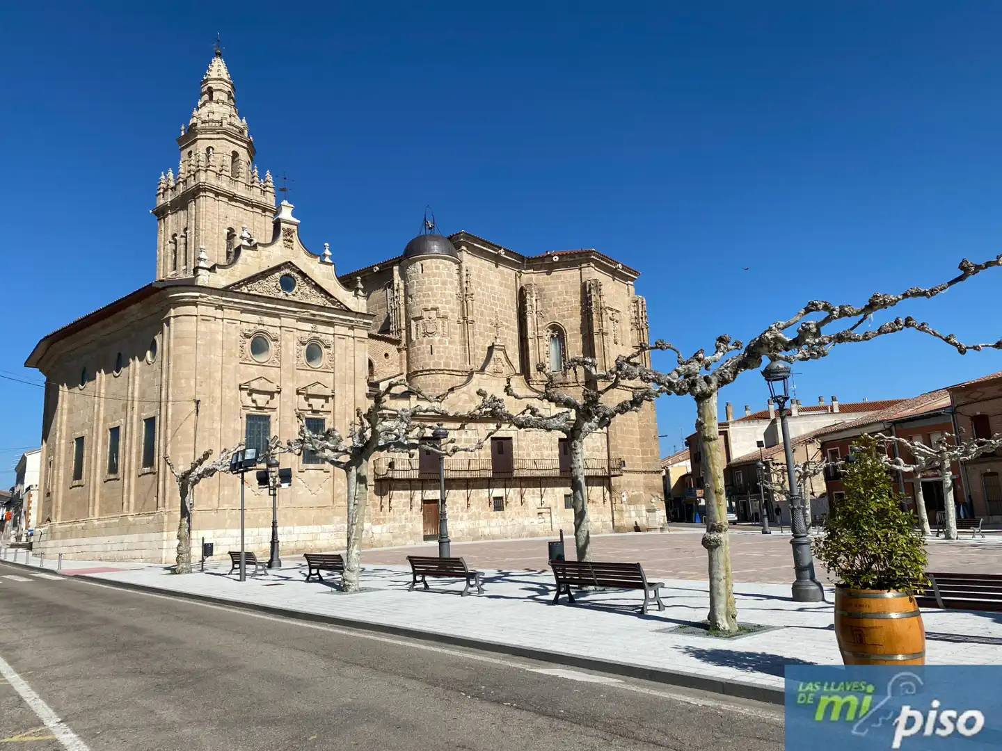 Vista exterior de Casa o chalet en venta en Nava del Rey con Calefacción, Jardín privado y Terraza