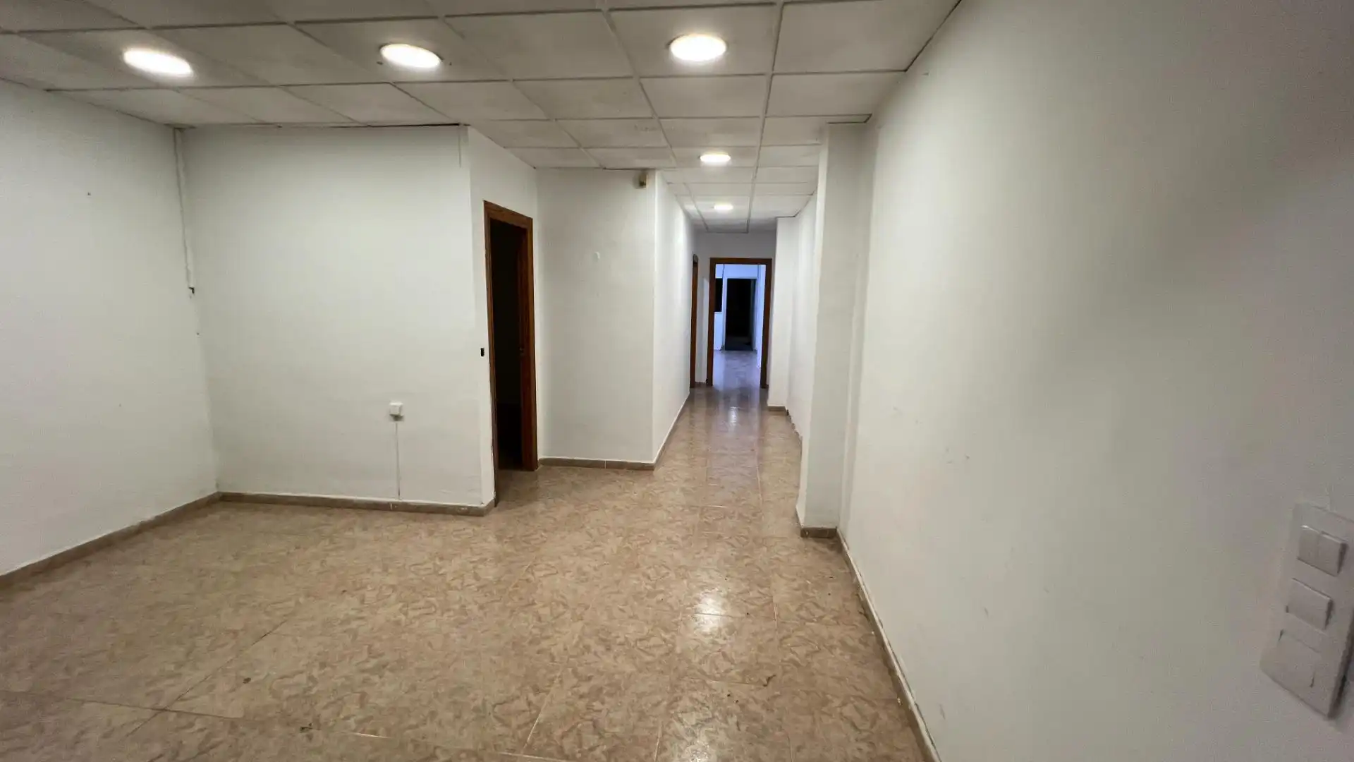 Local comercial en alquiler en Plaza Xúquer, imagen 4