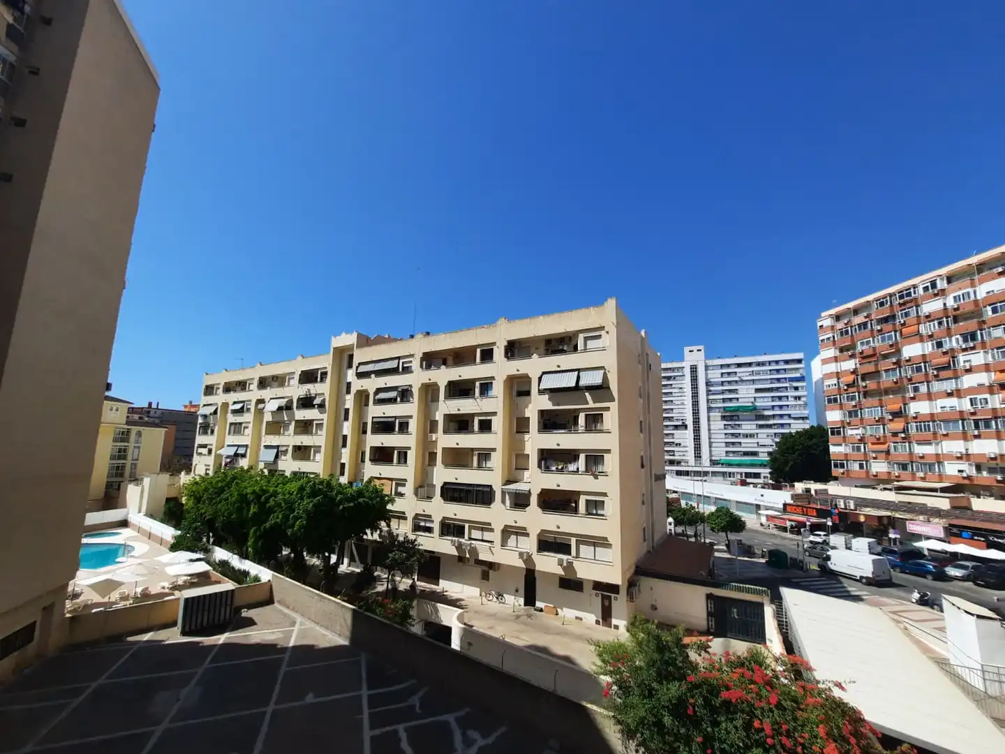 Vista exterior de Estudi de lloguer en Torremolinos amb Aire condicionat, Calefacció i Terrassa