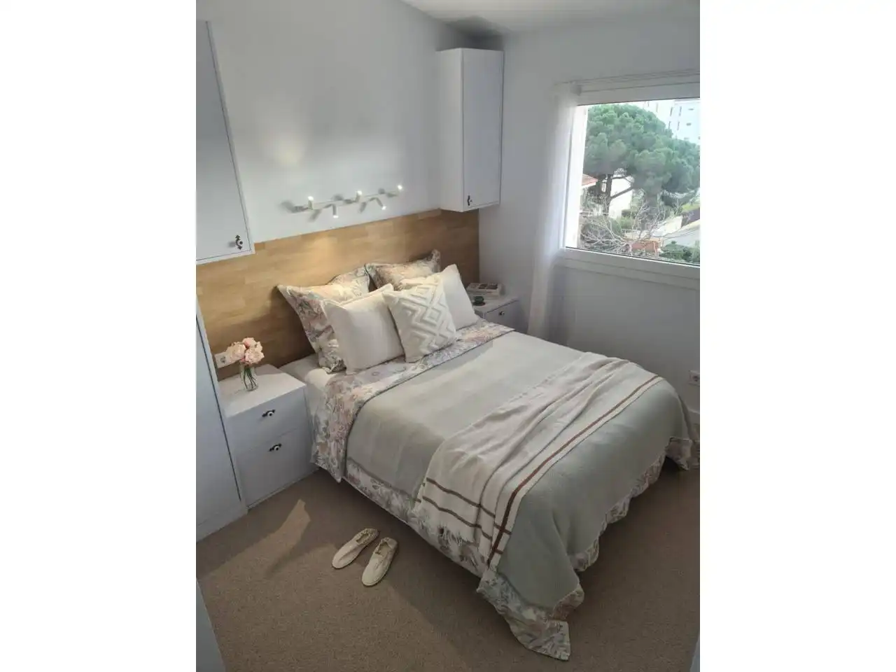 Schlafzimmer von Haus oder Chalet zum Verkauf in Lloret de Mar mit Klimaanlage, Heizung und Privatgarten