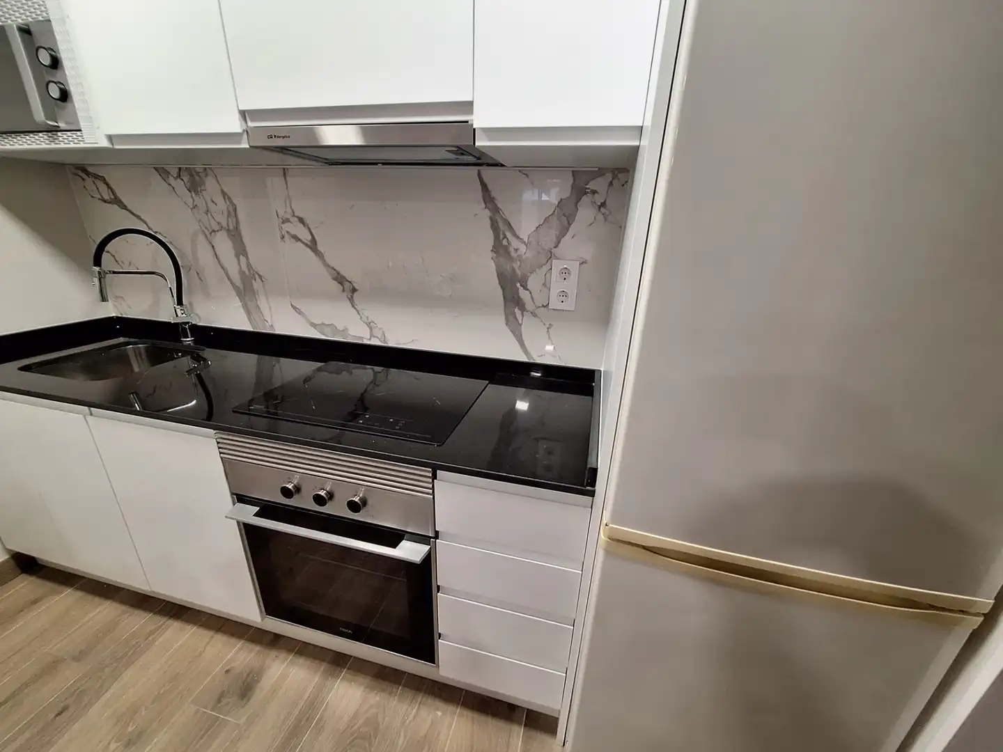 Kitchen of Flat for rent in Santa Pola  with Air Conditioner and Furnished