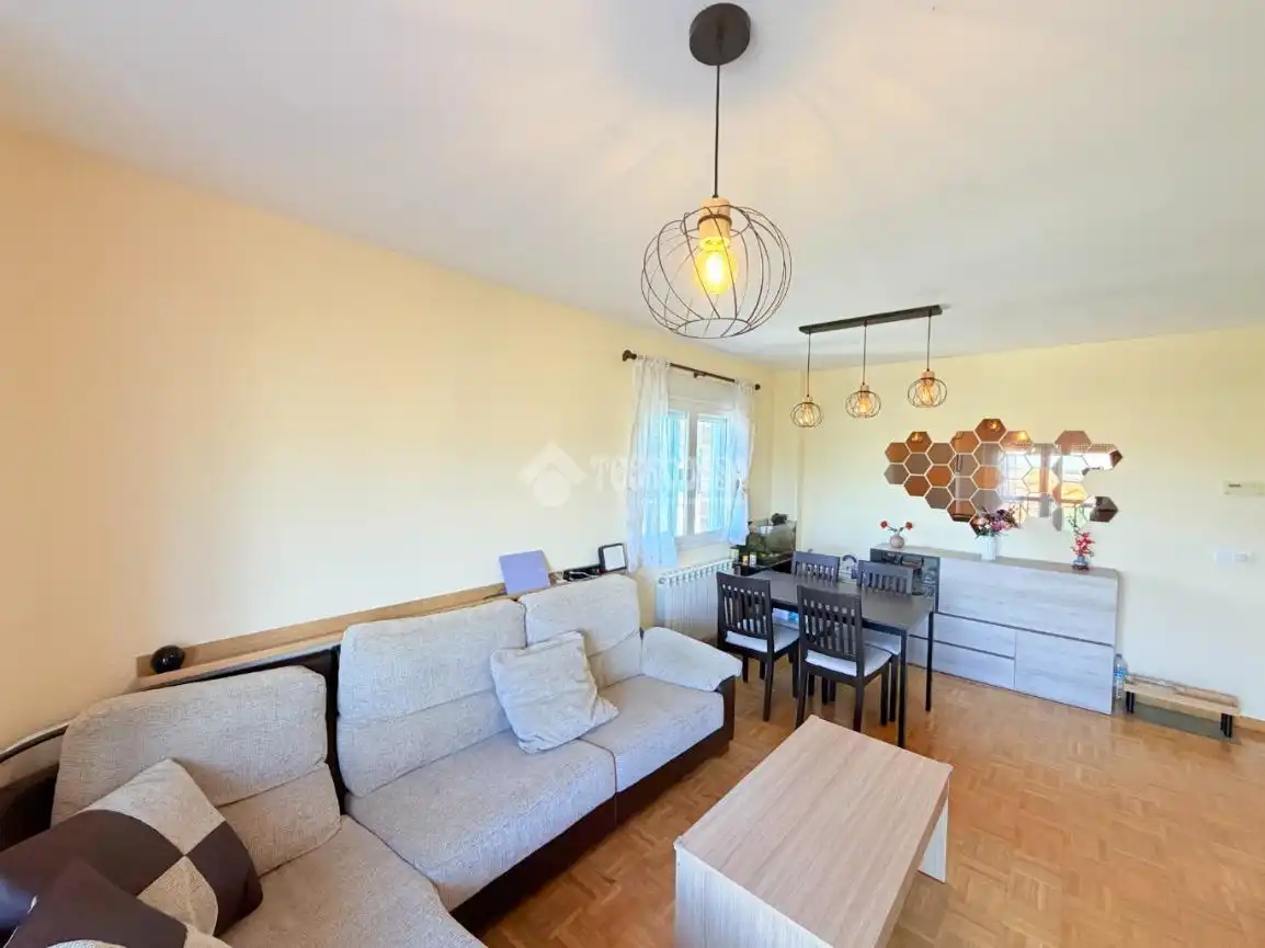 Living room of Flat for sale in Palazuelos de Eresma  with Storage room