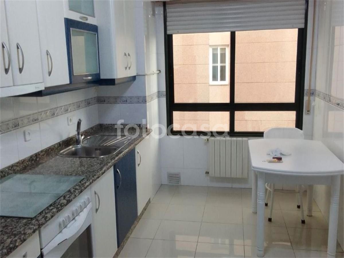 Kitchen of Flat to rent in Ourense Capital   with Heating, Oven and Washing machine
