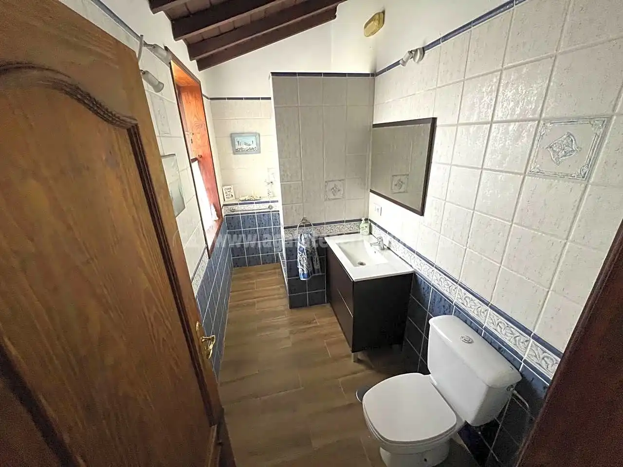 Bany de Casa o xalet en venda en Icod de los Vinos amb Jardí privat, Terrassa i Piscina