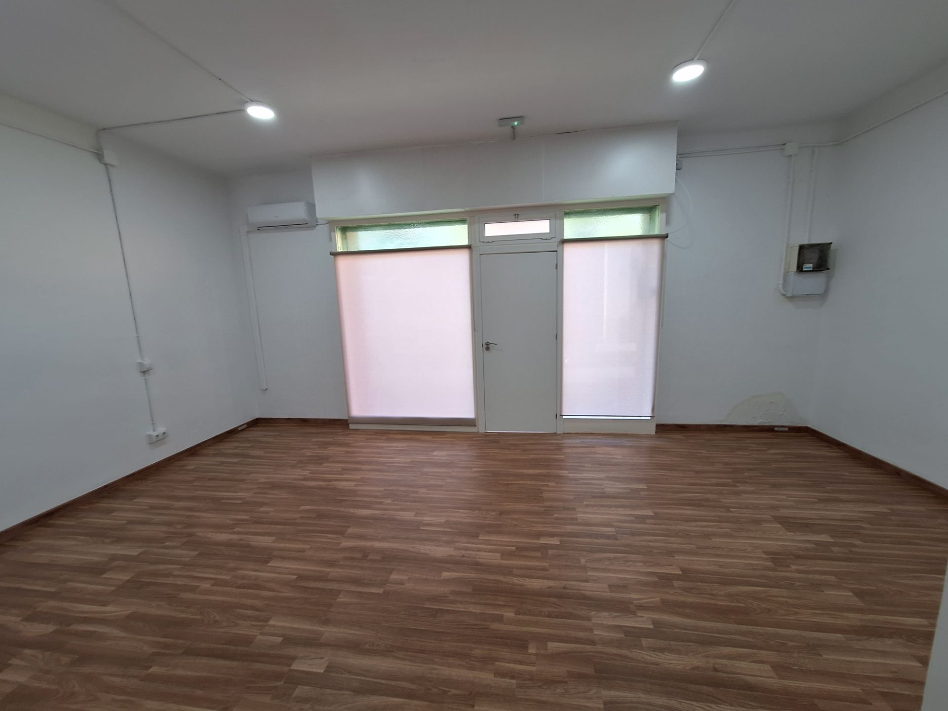 Local en venda en El Prat de Llobregat amb Aire condicionat, Calefacció i Parquet