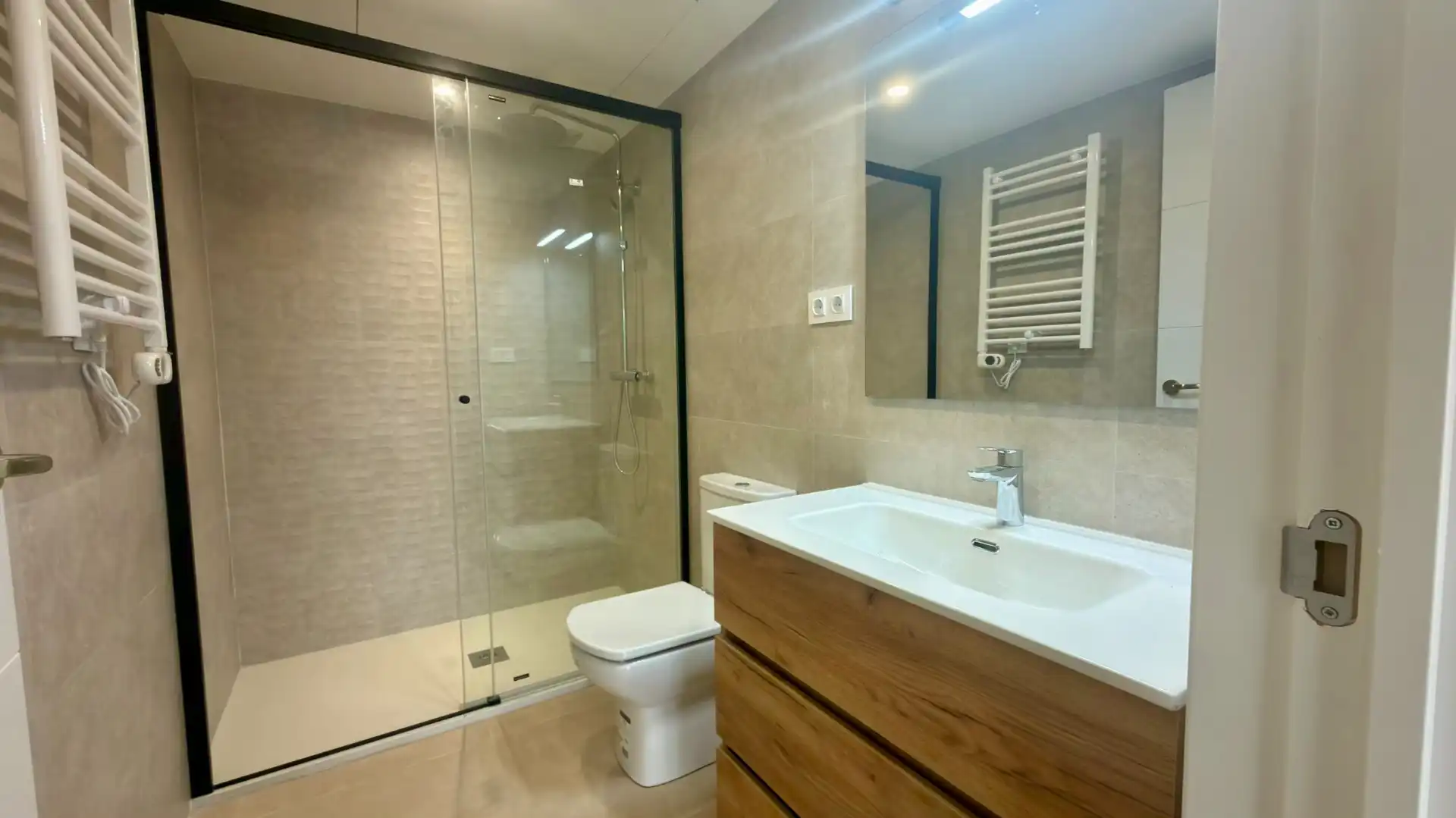 Bathroom of Flat for sale in Nord-oest