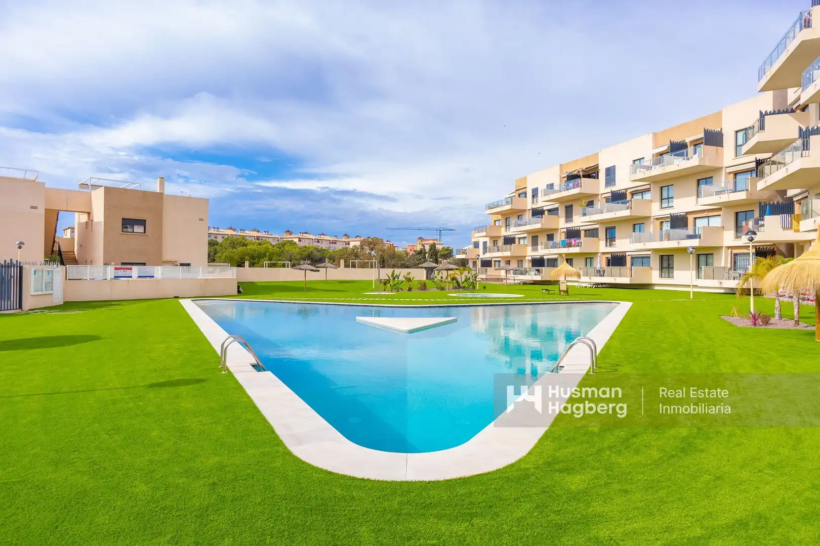 Piscina de Apartament en venda en Orihuela amb Balcó
