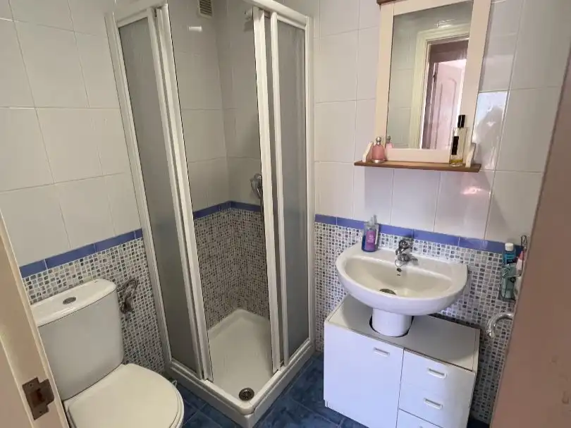 Badezimmer von Wohnung zur Miete in Torrox mit Klimaanlage, Heizung und Terrasse