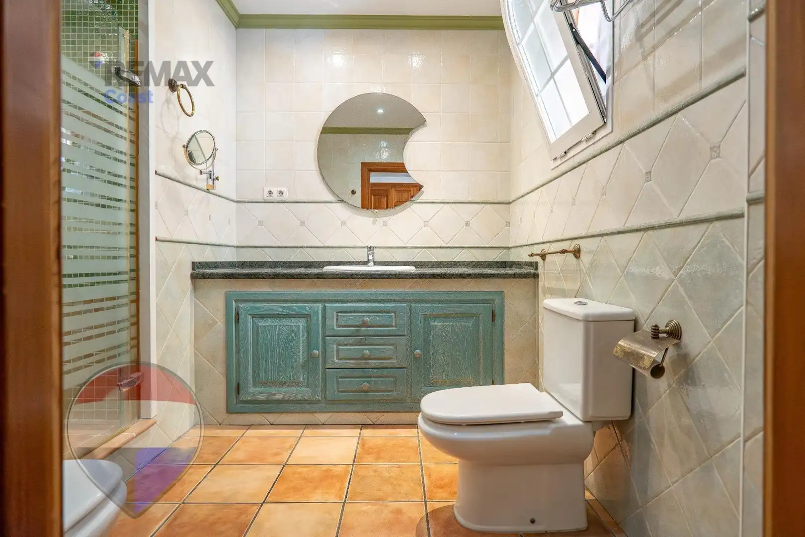 Bathroom of Houses for sale in Málaga