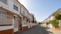 Vista exterior de Casa adosada en venda en  Granada Capital amb Terrassa i Balcó