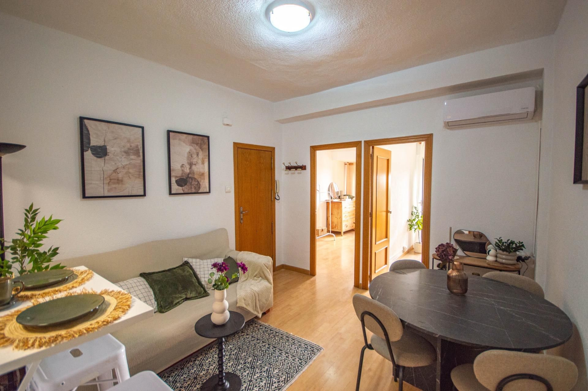 Dormitori de Pis de lloguer en Elda amb Aire condicionat