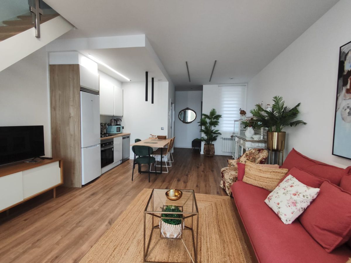 Sala de estar de Dúplex de alquiler en Vigo  con Calefacción, Trastero y Amueblado