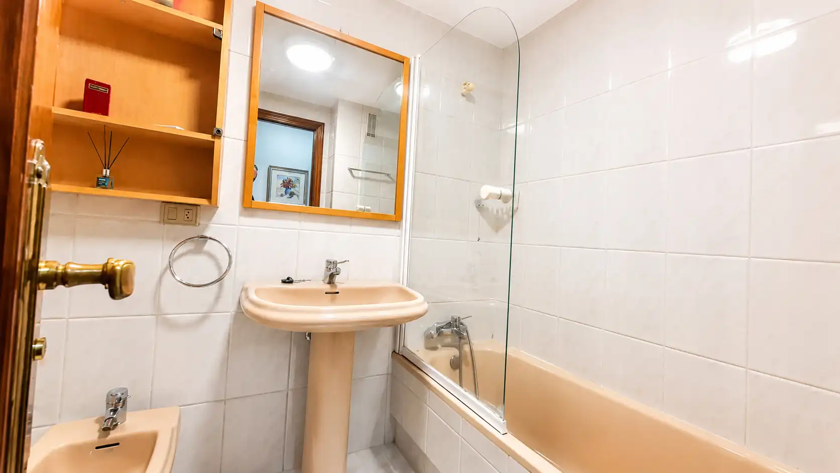 Baño de Piso en venta en Vigo  con Calefacción, Parquet y Trastero