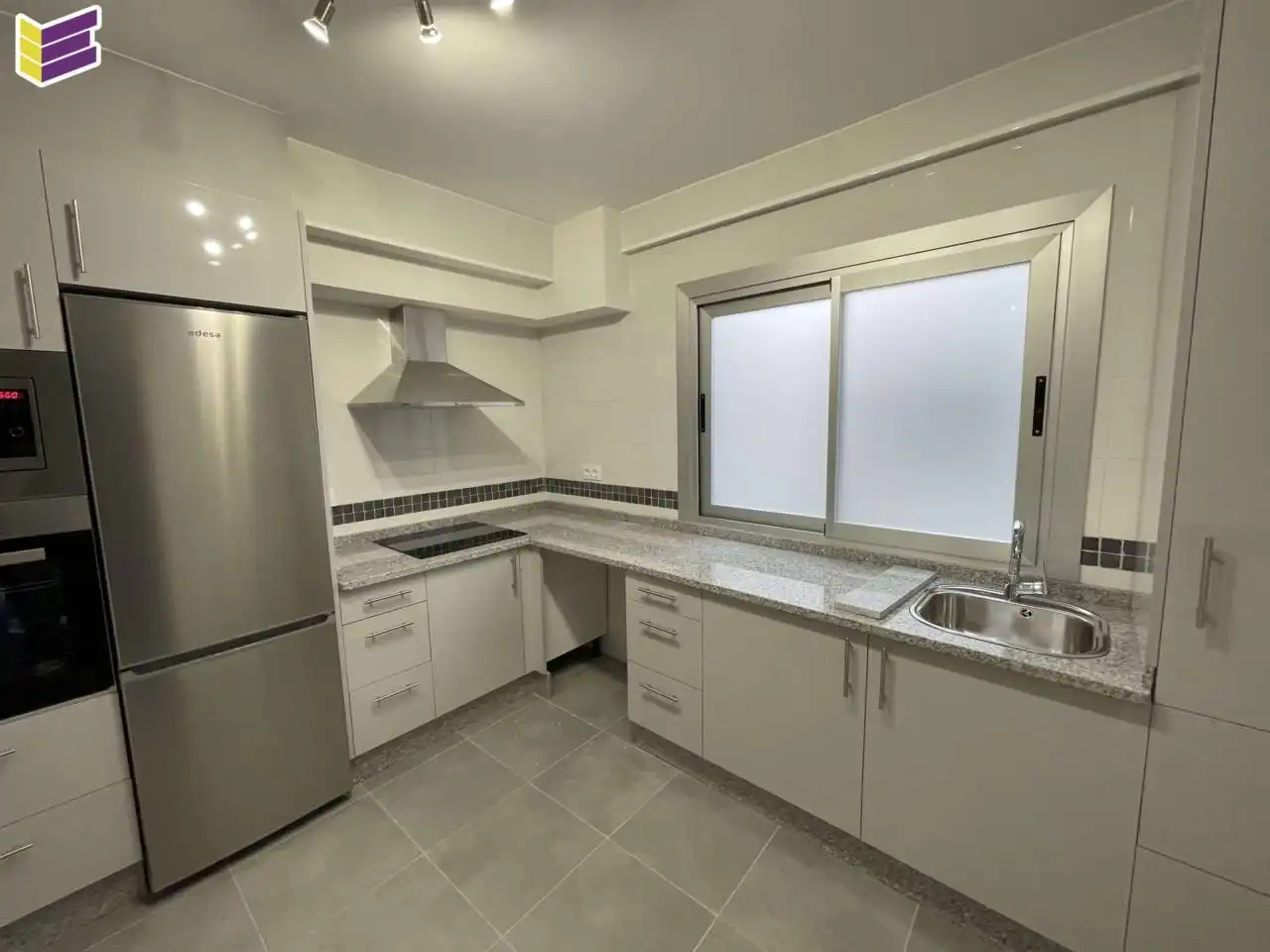 Cocina de Piso de alquiler en Ponteareas con Calefacción, Terraza y Trastero