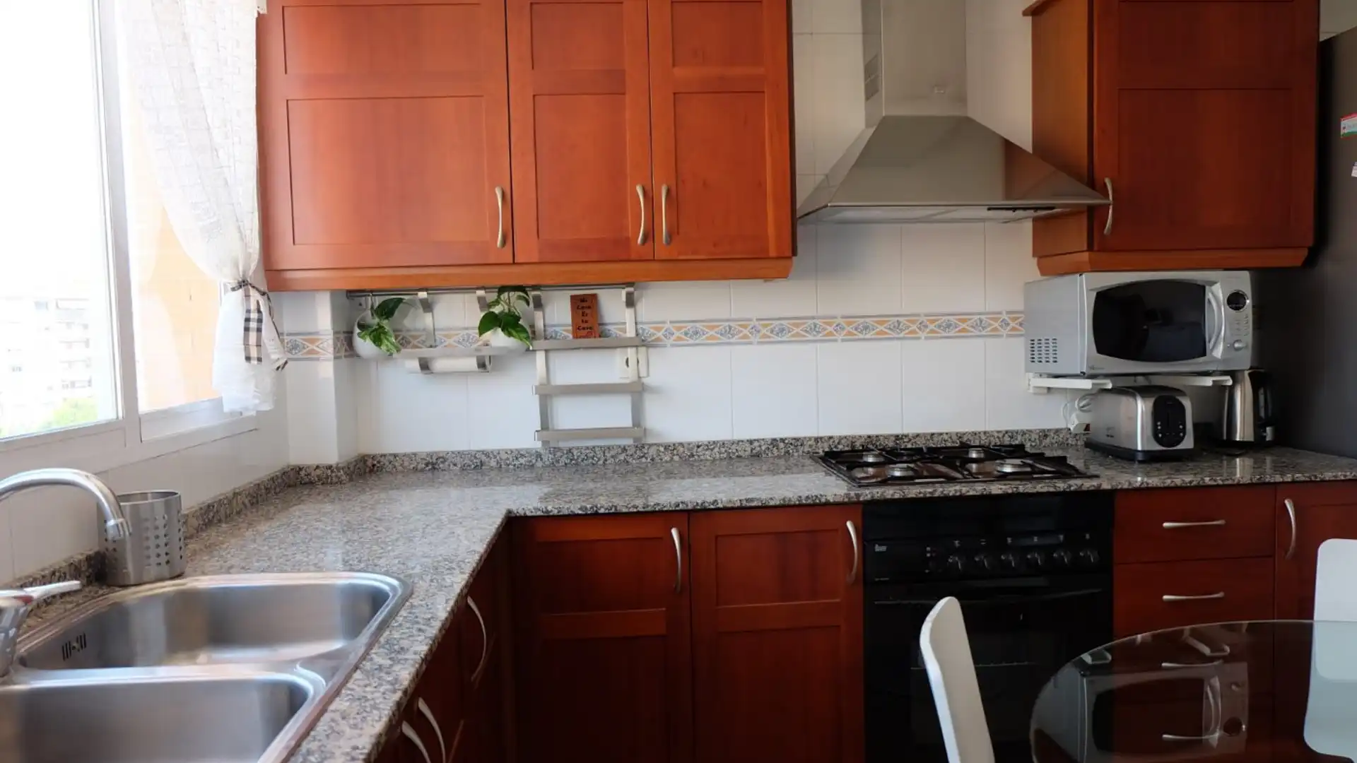 Cocina de Piso en venta en  Valencia Capital con Calefacción, Parquet y Trastero