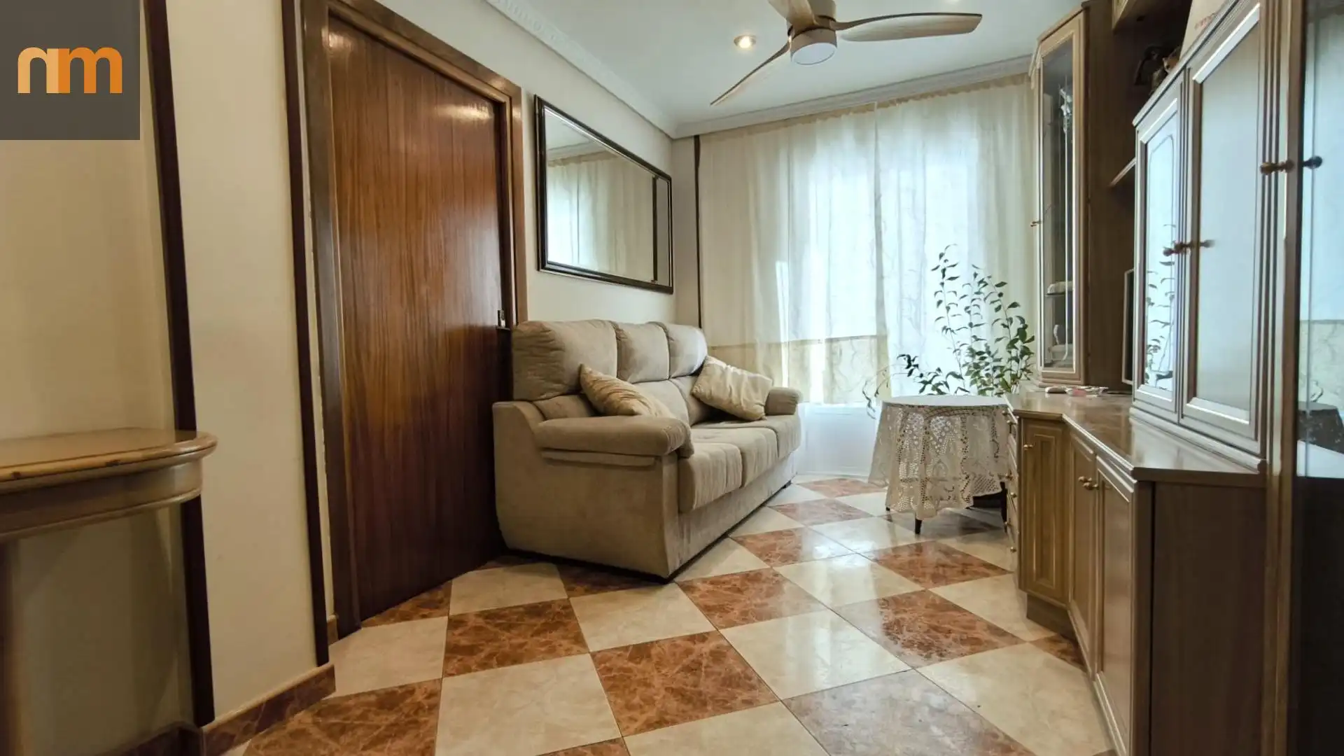 Sala d'estar de Pis en venda en Madrid amb Calefacció i Balcó
