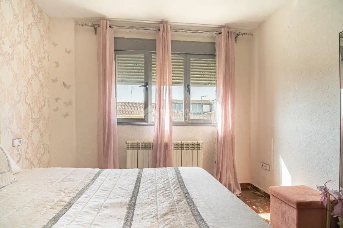 Bedroom of Flat for sale in Úbeda  with Air Conditioner