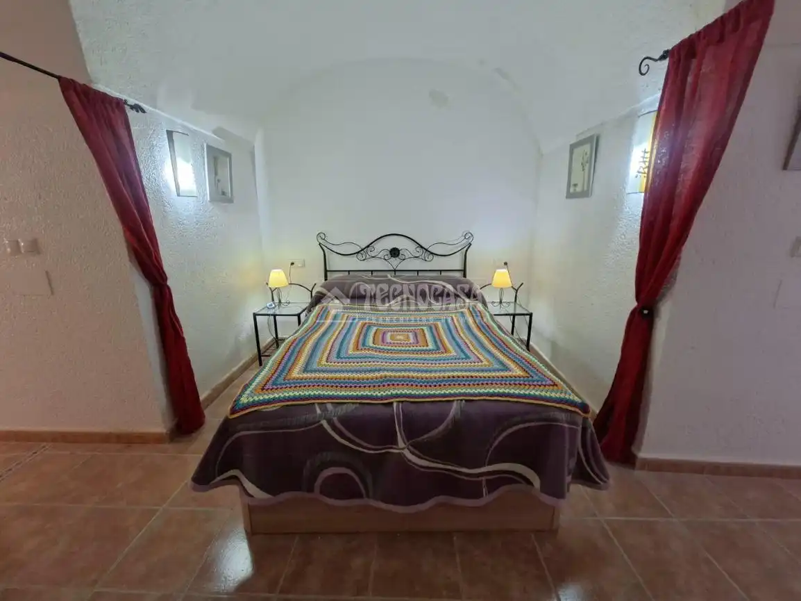 Habitación de Casa o chalet en venta en Benalúa con Trastero y Amueblado