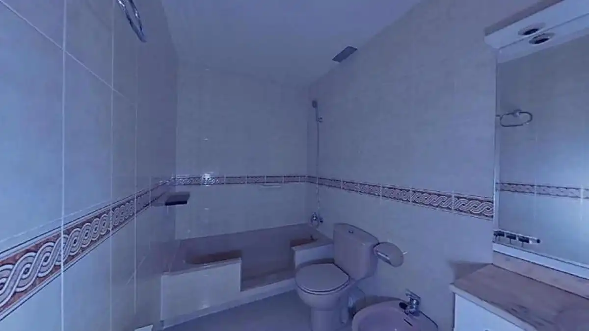 Badezimmer von Wohnungen zum Verkauf in Terrassa