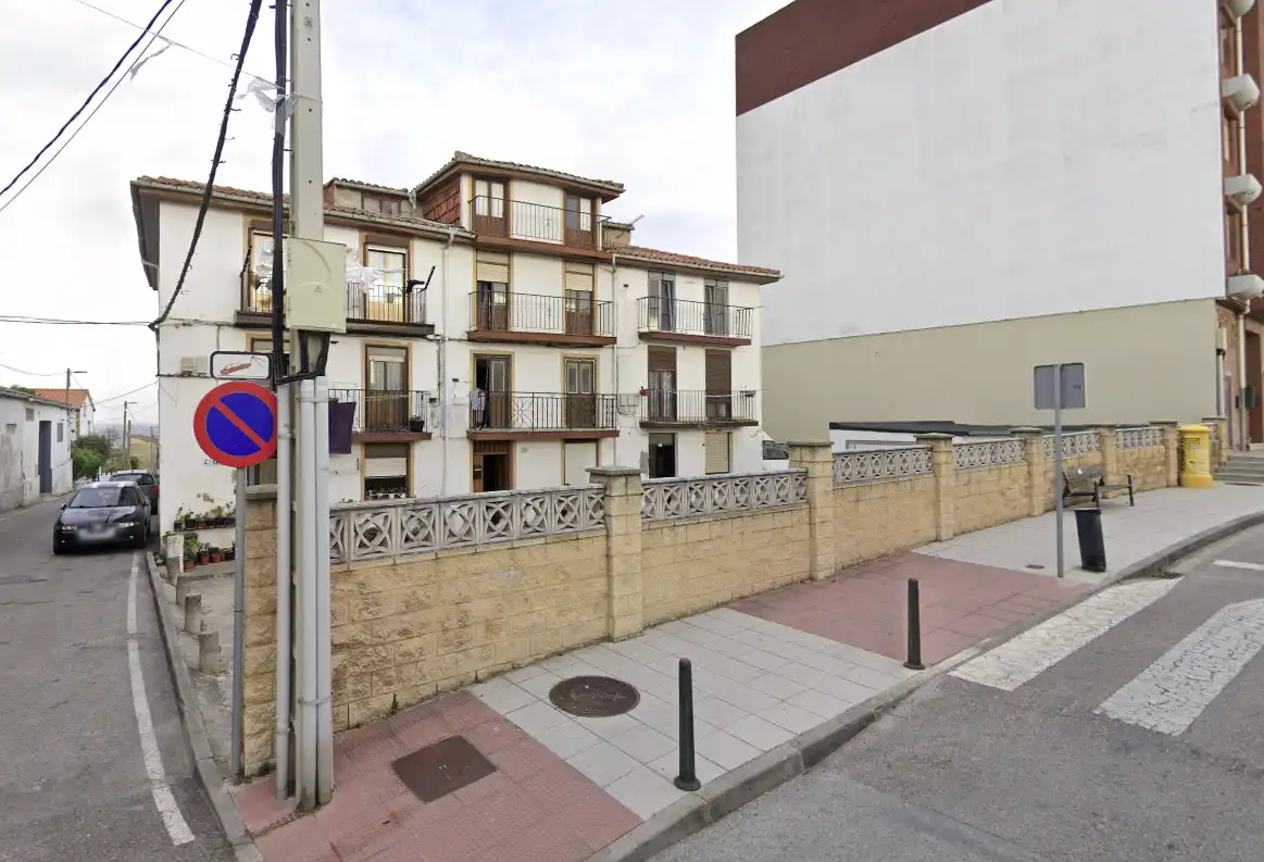 Vista exterior de Pis en venda en Santander amb Calefacció