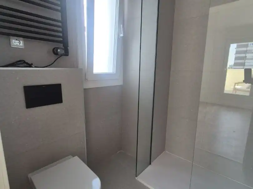 Baño de Piso en venta en  Madrid Capital con Aire acondicionado y Terraza