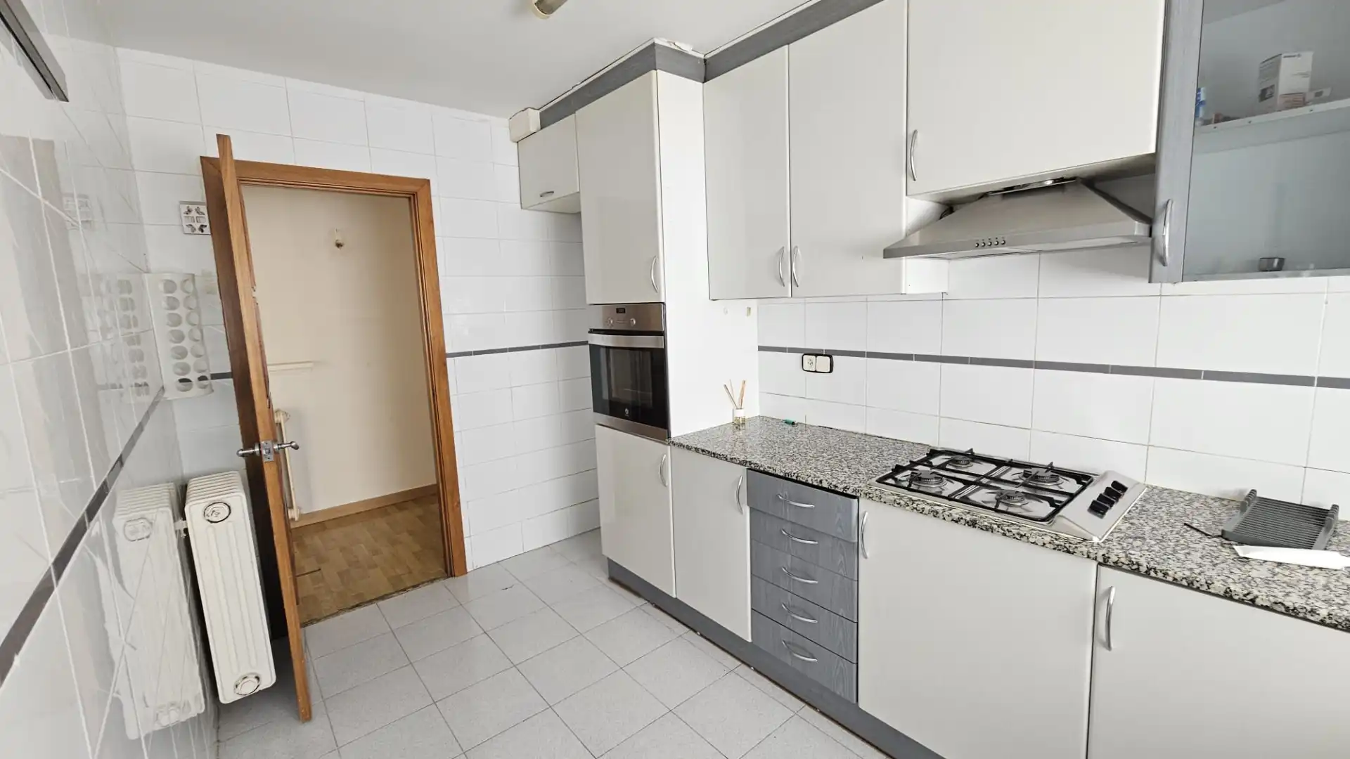 Piso con terraza en venta en Carrer de Francisco de Vitòria 16, imagen 3