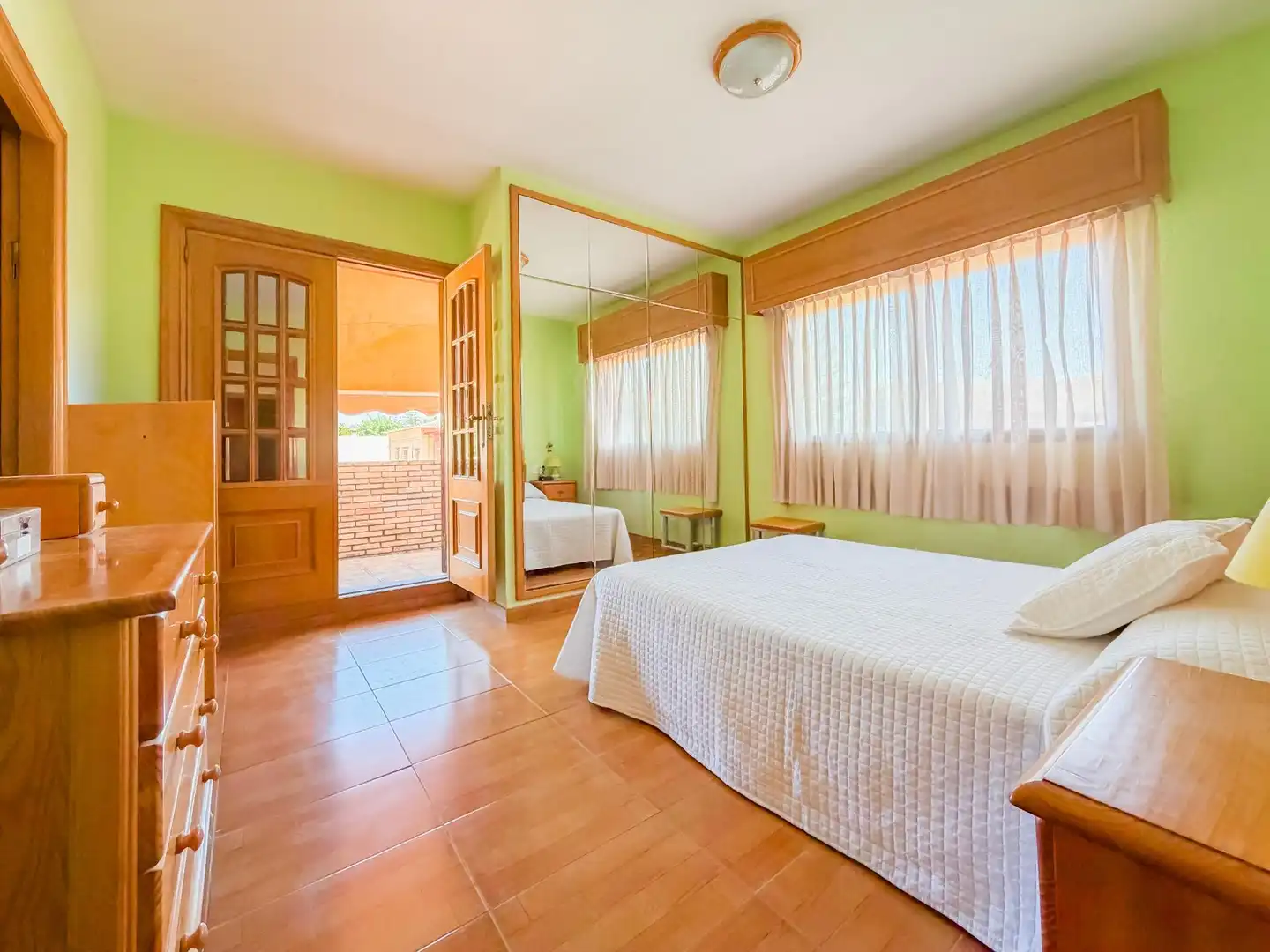 Dormitori de Casa o xalet en venda en L'Eliana amb Aire condicionat, Jardí privat i Terrassa