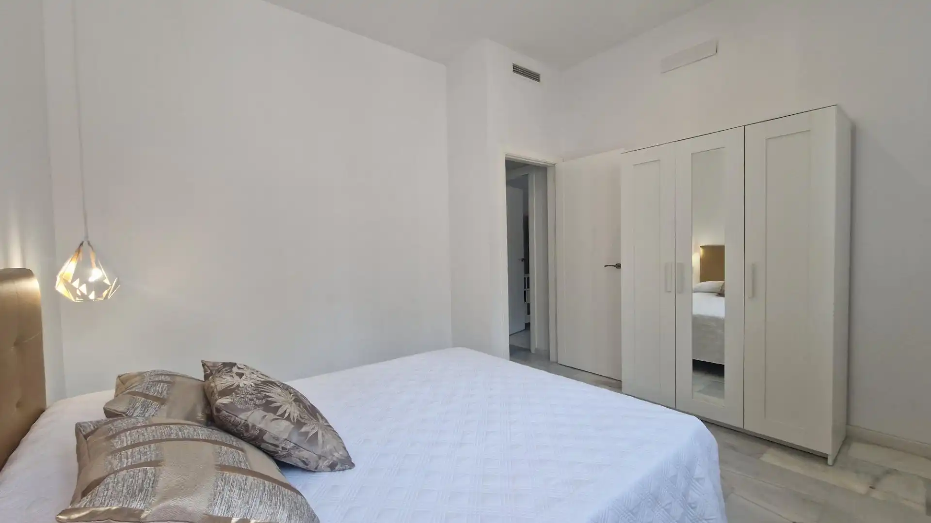 Schlafzimmer von Wohnung zur Miete in Jerez de la Frontera mit Klimaanlage und Möbliert