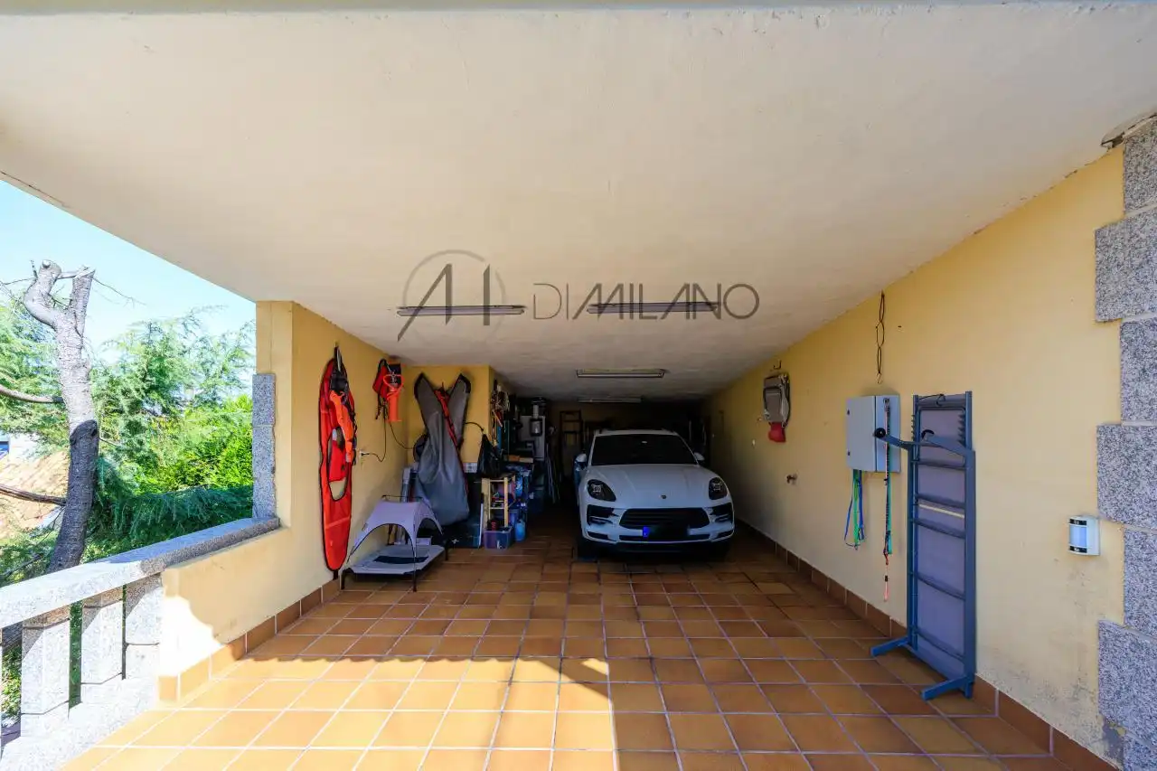 Parking de Casa o chalet en venta en Nigrán con Calefacción, Jardín privado y Parquet