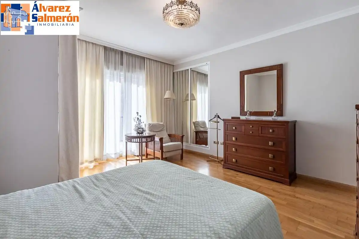 Schlafzimmer von Einfamilien-Reihenhaus zum Verkauf in Granada mit Privatgarten, Terrasse und Schwimmbad