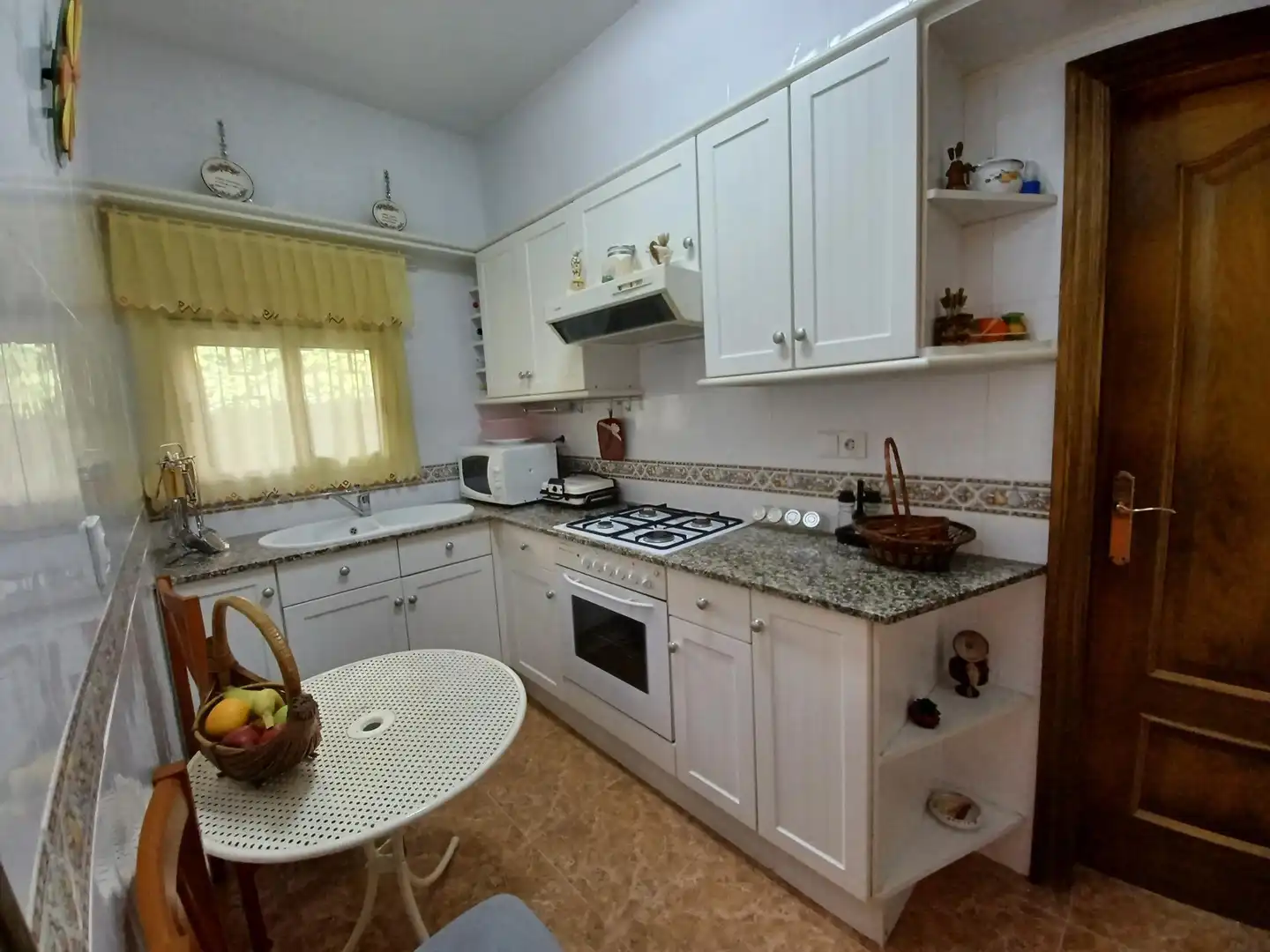 Cuina de Casa o xalet en venda en Cubelles amb Jardí privat