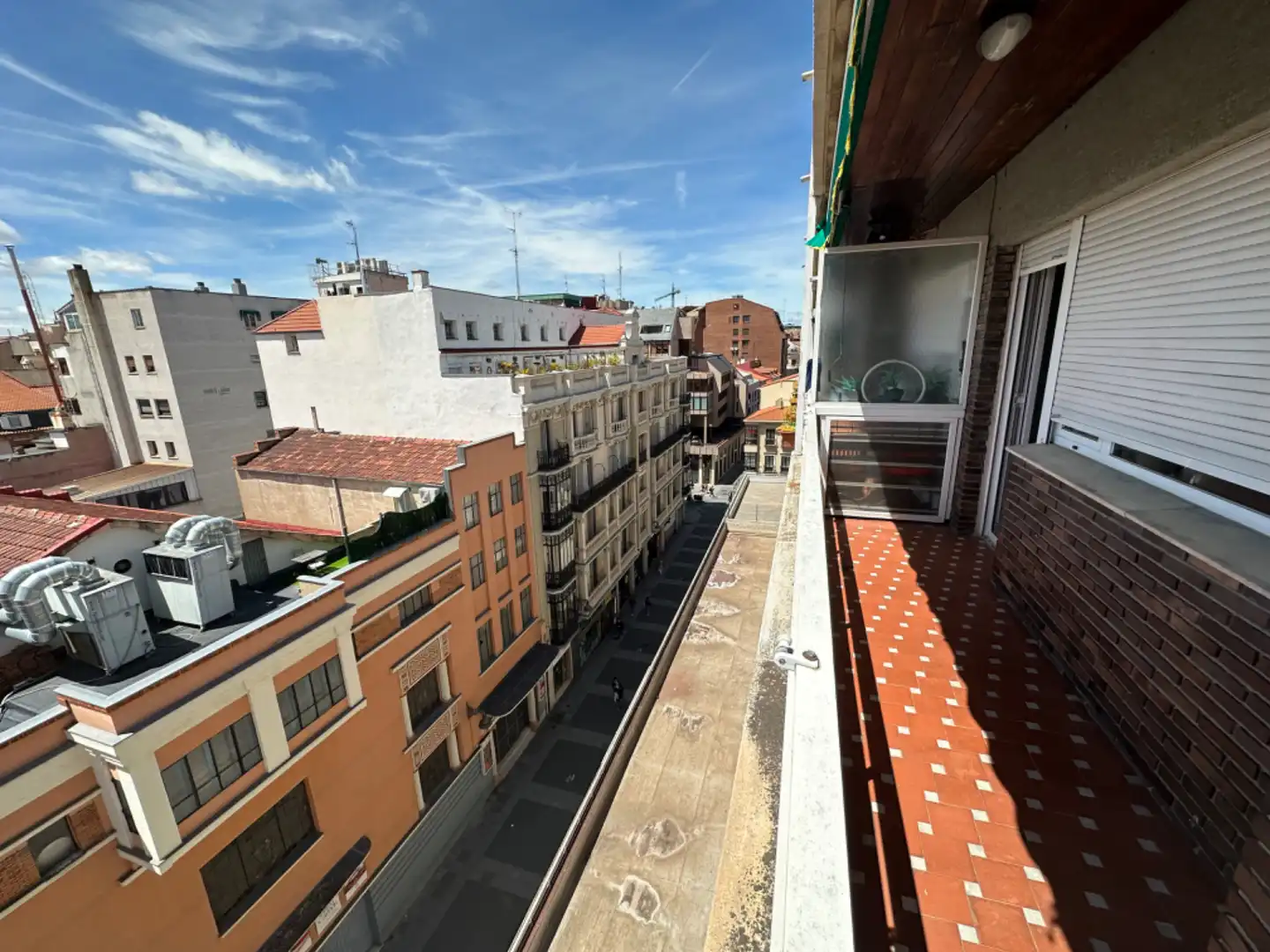 Außenansicht von Wohnung zum Verkauf in Valladolid mit Heizung, Parkett und Terrasse