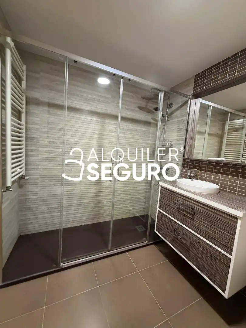 Baño de Piso de alquiler en Rivas-Vaciamadrid con Aire acondicionado, Calefacción y Trastero