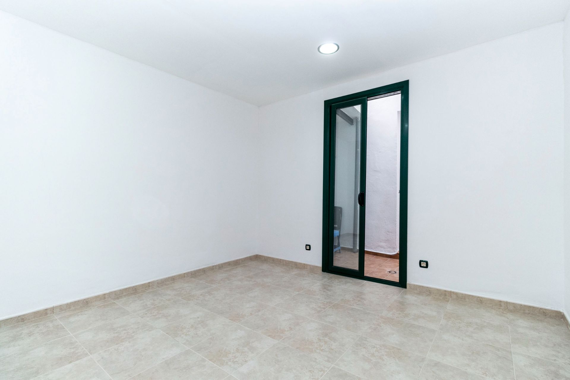 Flat for sale in  Barcelona Capital  with Oven