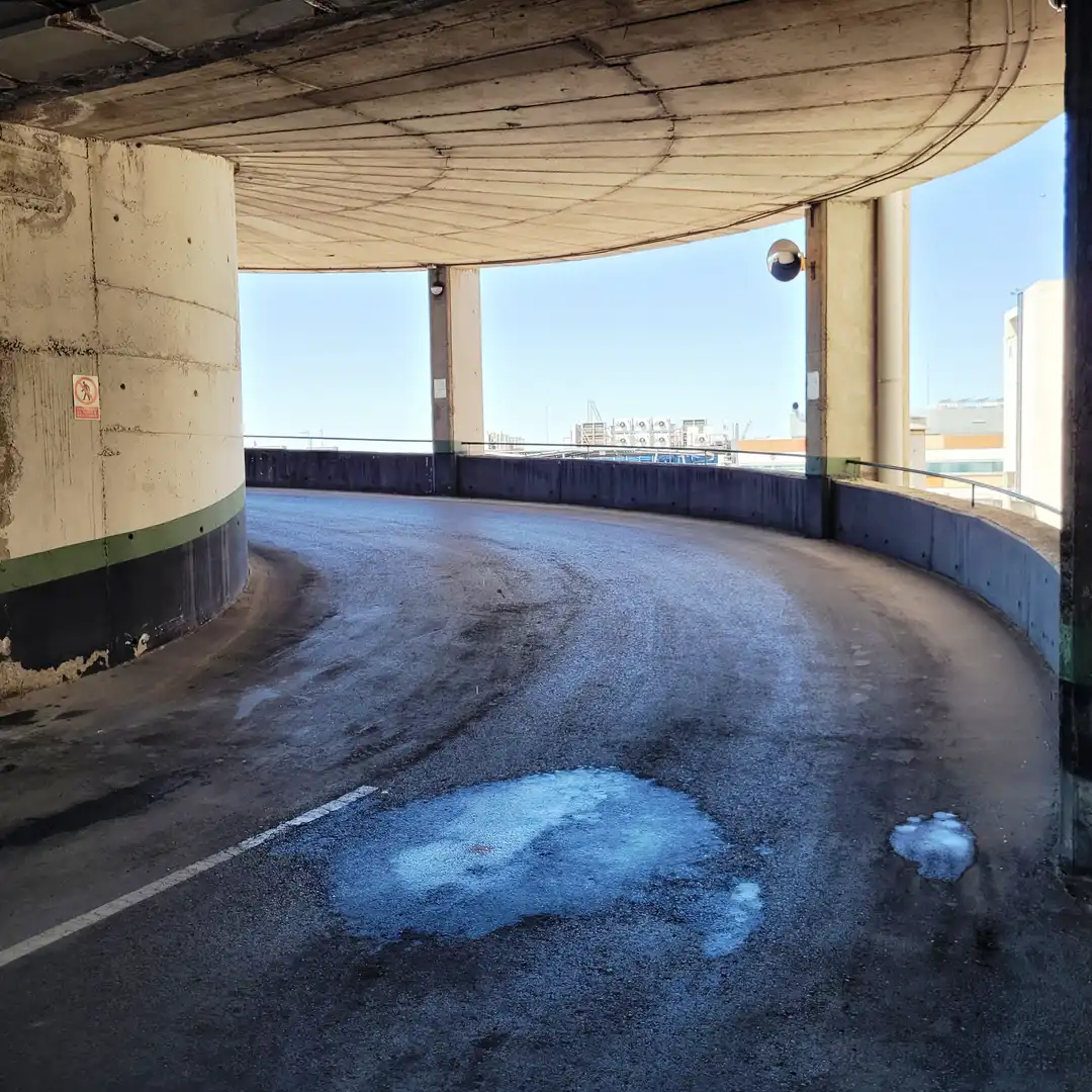 Parking de Local de alquiler en Madrid con Aire acondicionado, Calefacción y Alarma