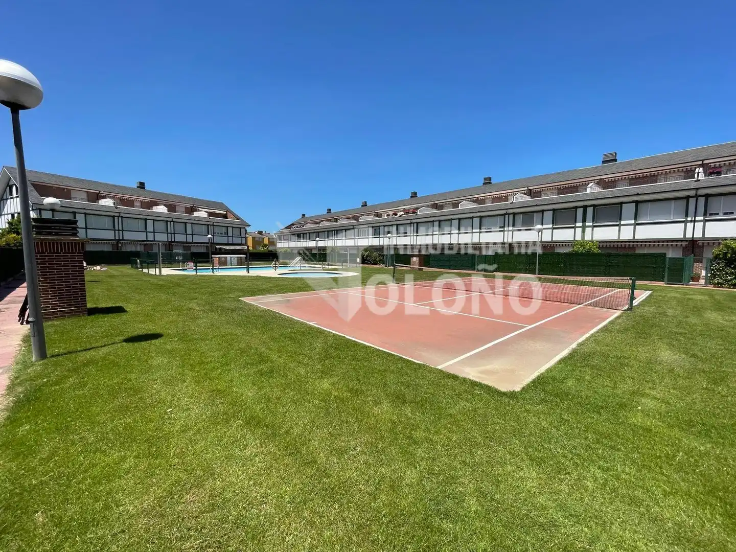 Parking de Dúplex en venta en Castañares de Rioja con Calefacción, Parquet y Terraza