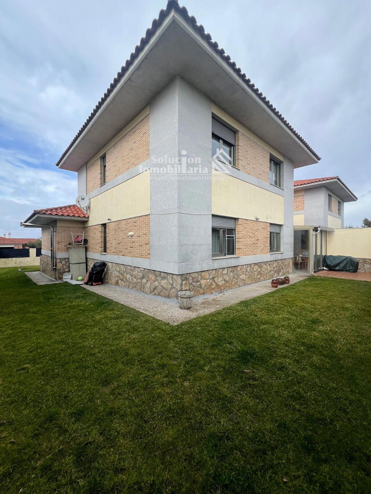 Exterior view of Single-family semi-detached for sale in Castellanos de Moriscos  with Heating, Terrace and Swimming Pool
