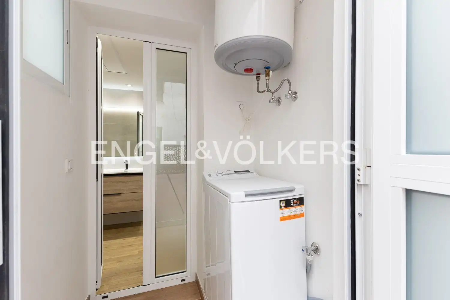 Kitchen of Flat for rent in Valencia  with Air Conditioner, Heating and Terrace