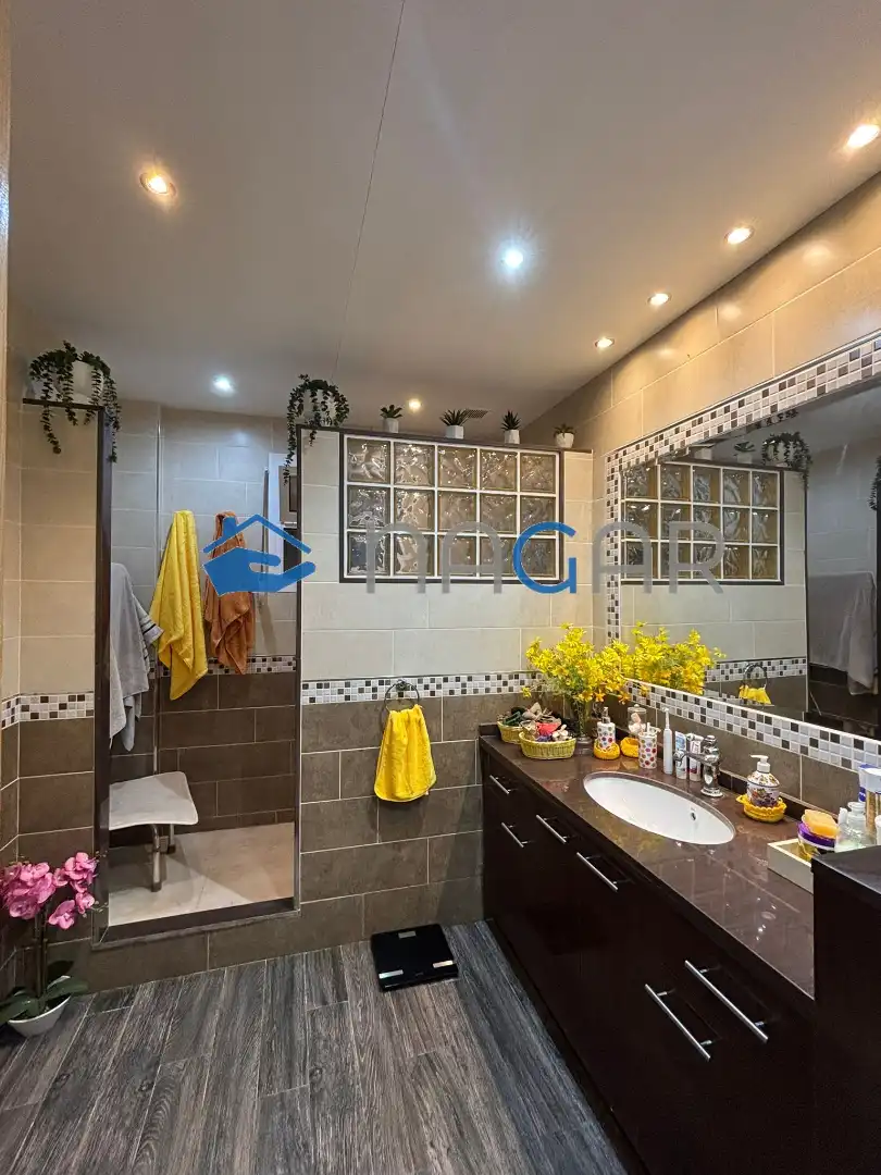 Bathroom of Country homes for sale in La Línea de la Concepción  with Swimming Pool and Furnished