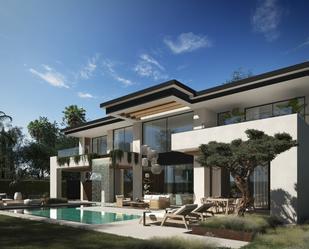 Vista exterior de Casa o xalet en venda en Marbella amb Aire condicionat, Jardí privat i Terrassa