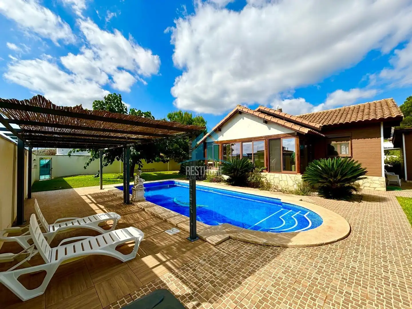 Vista exterior de Casa o xalet en venda en Palma de Gandia amb Calefacció, Jardí privat i Terrassa