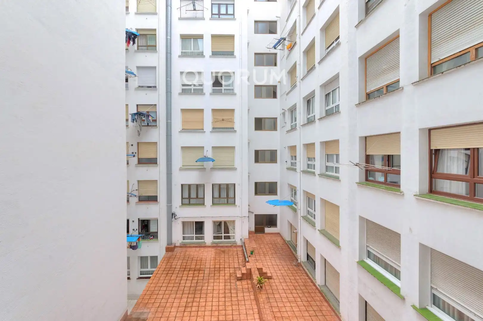 Außenansicht von Wohnung zum Verkauf in Basauri  mit Heizung, Möbliert und Balkon