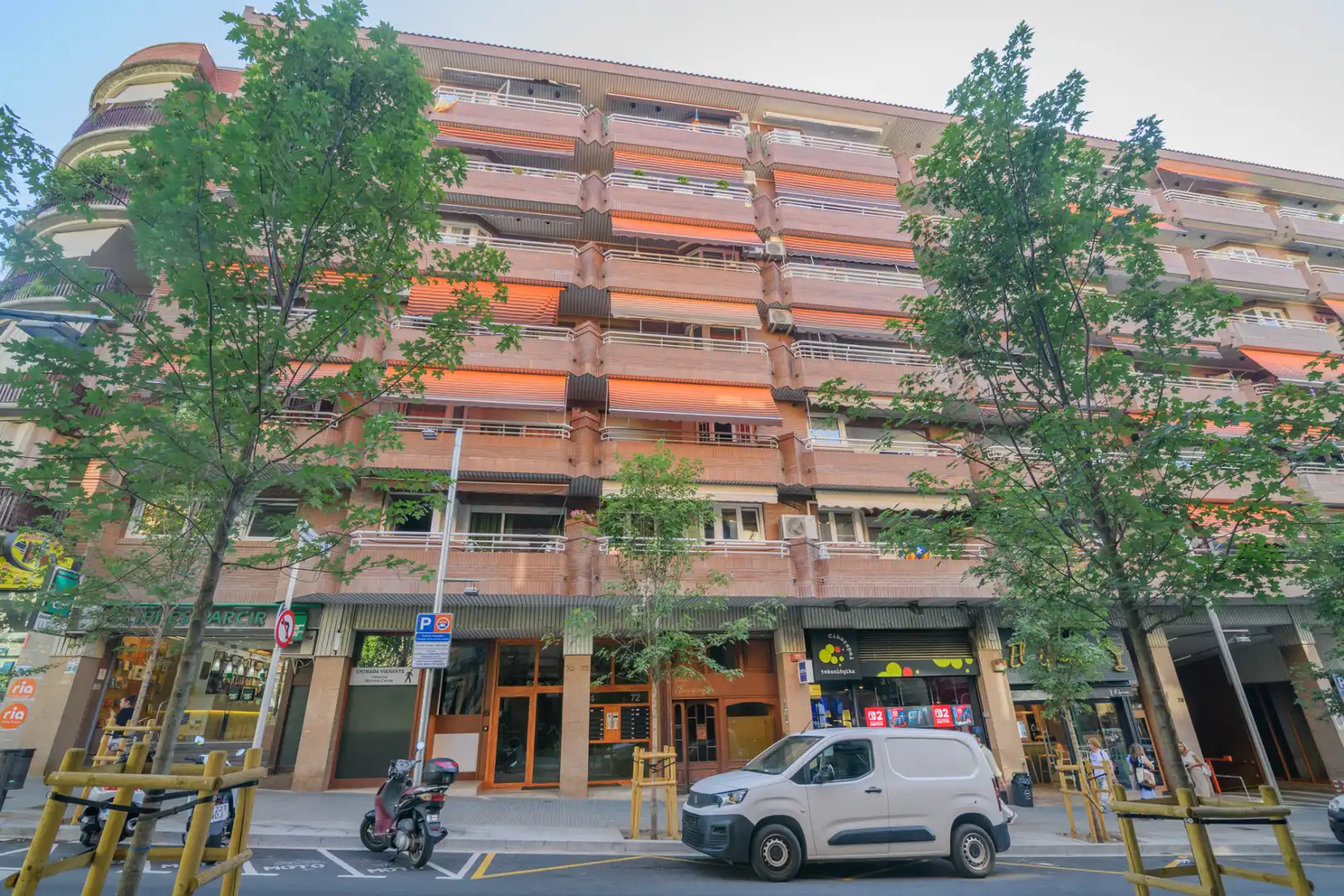 Business premises for sale in Carrer d'Àngel Guimerà, imagen 12