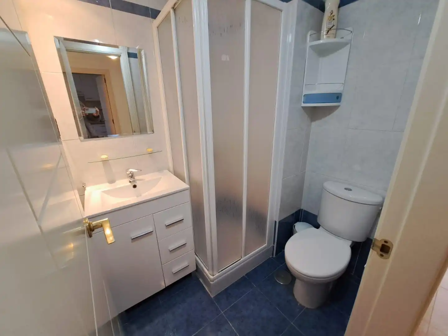 Bathroom of Attic for sale in L'Alfàs del Pi  with Terrace, Swimming Pool and Furnished