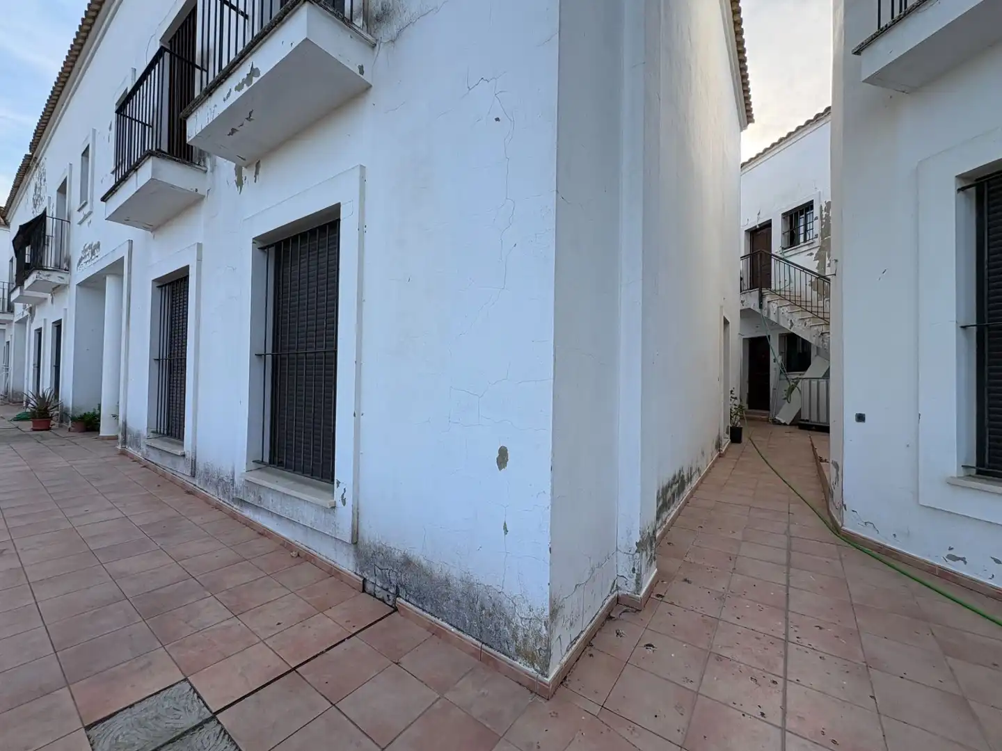 Vista exterior de Casa adosada en venda en Puebla de Guzmán amb Aire condicionat, Calefacció i Traster
