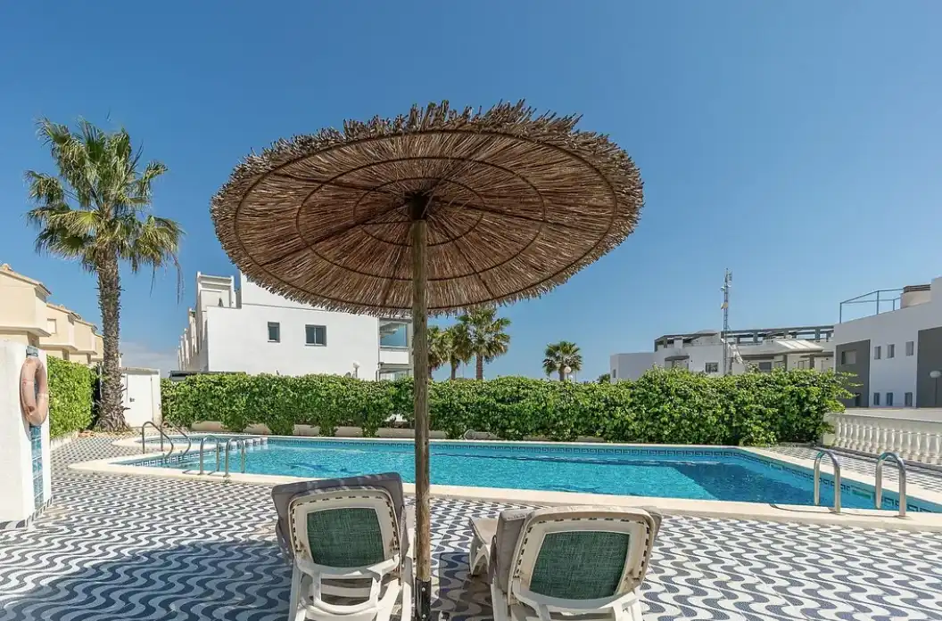 Piscina de Dúplex en venda en Orihuela amb Aire condicionat, Calefacció i Terrassa