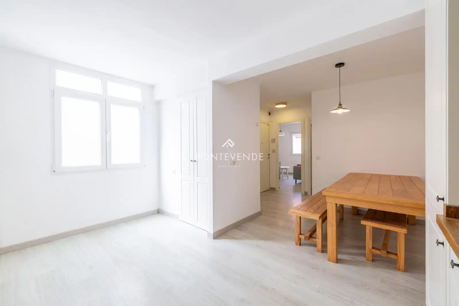 Vista exterior de Piso en venta en Pontevedra Capital  con Calefacción, Trastero y Amueblado