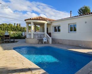 Außenansicht von Haus oder Chalet miete in L'Ametlla de Mar  mit Klimaanlage, Terrasse und Schwimmbad