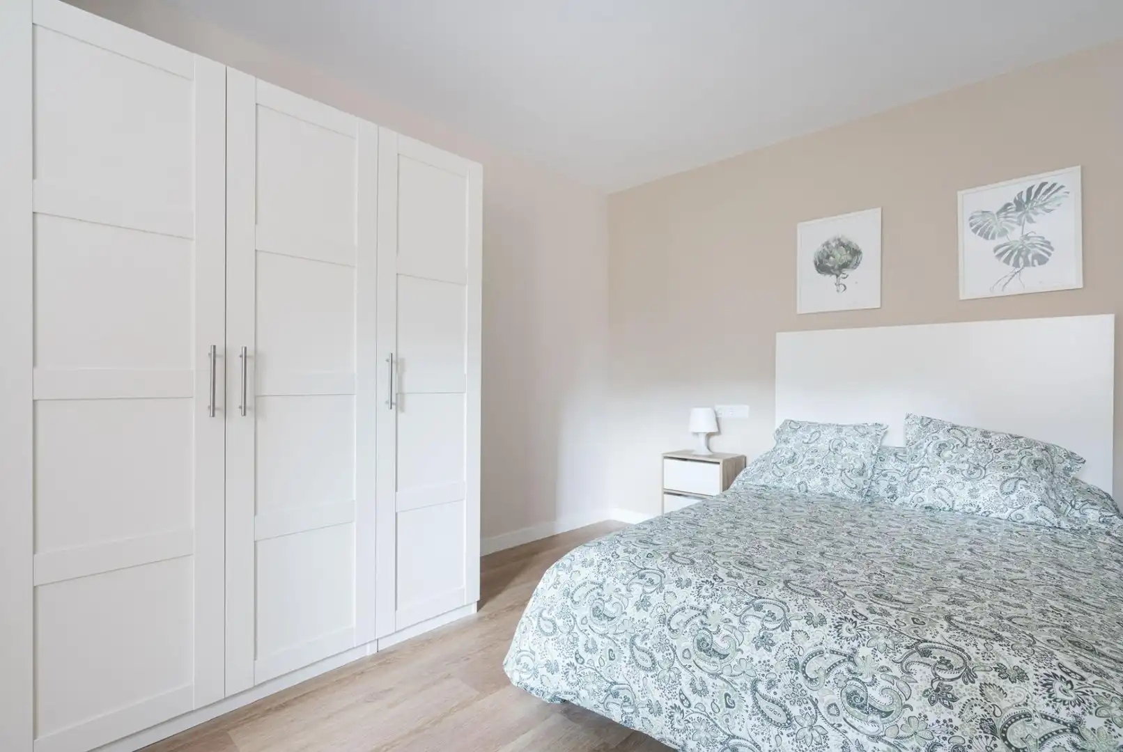 Schlafzimmer von Wohnung zur Miete in Oviedo  mit Heizung, Terrasse und Möbliert